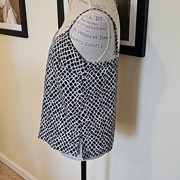 Banana Republic sz M camisole - Picture 3 of 9
